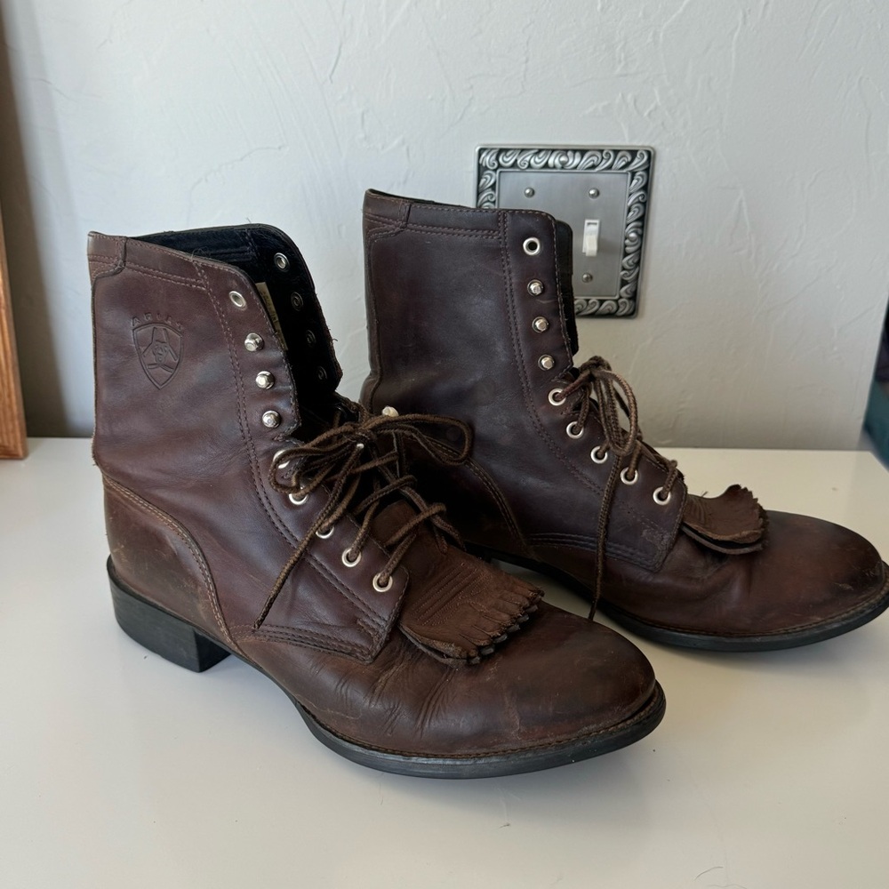 Leather Ariat boots size 9.5